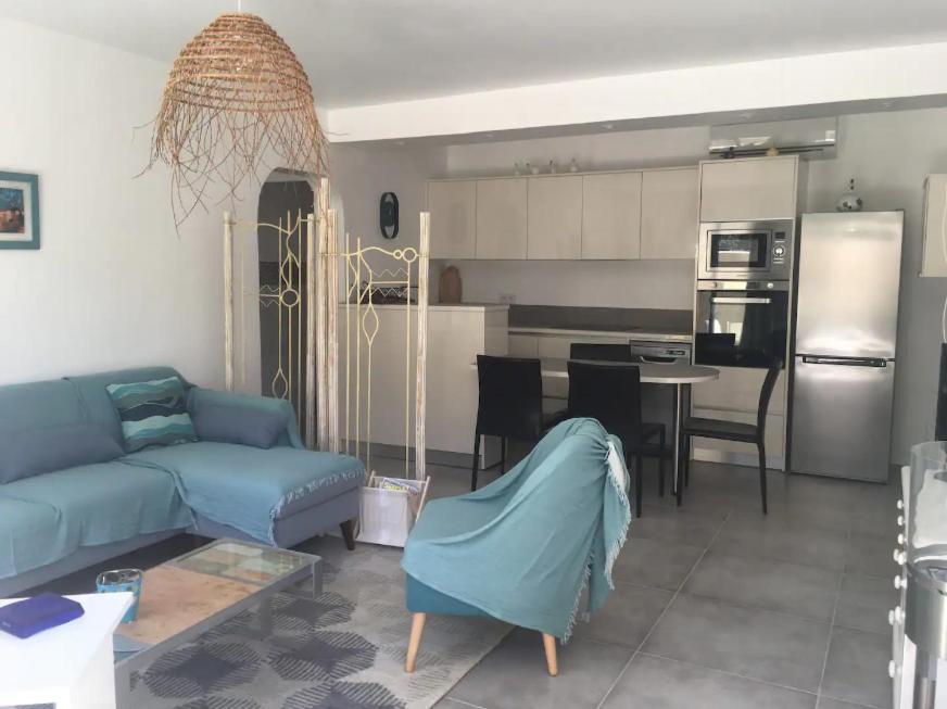 Appartement Azur 4 Pers - Parking - Terrasse - 10min Du Centre