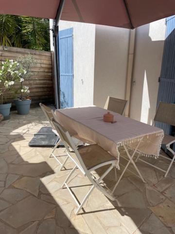 Appartement Azur 4 Pers - Parking - Terrasse - 10min Du Centre